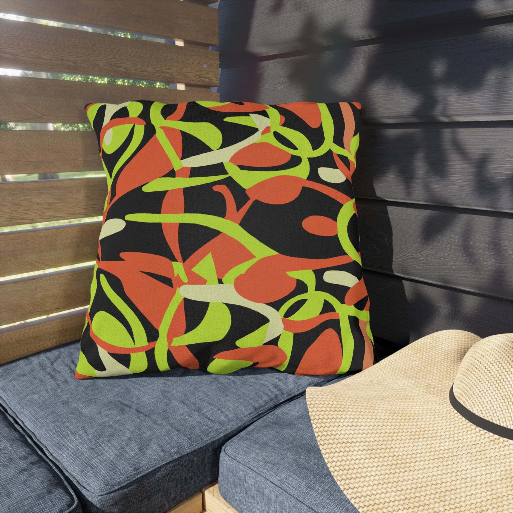 Afrikushion Oasis – Vibrant African-Inspired Outdoor Pillow-Afroadorn 