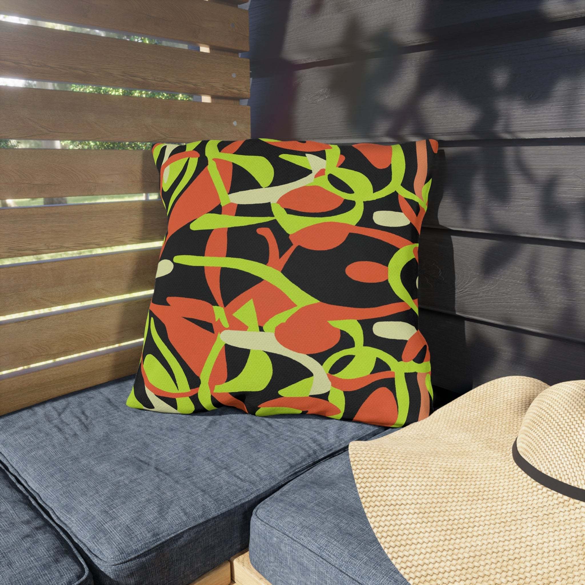 Afrikushion Oasis – Vibrant African-Inspired Outdoor Pillow-Afroadorn 