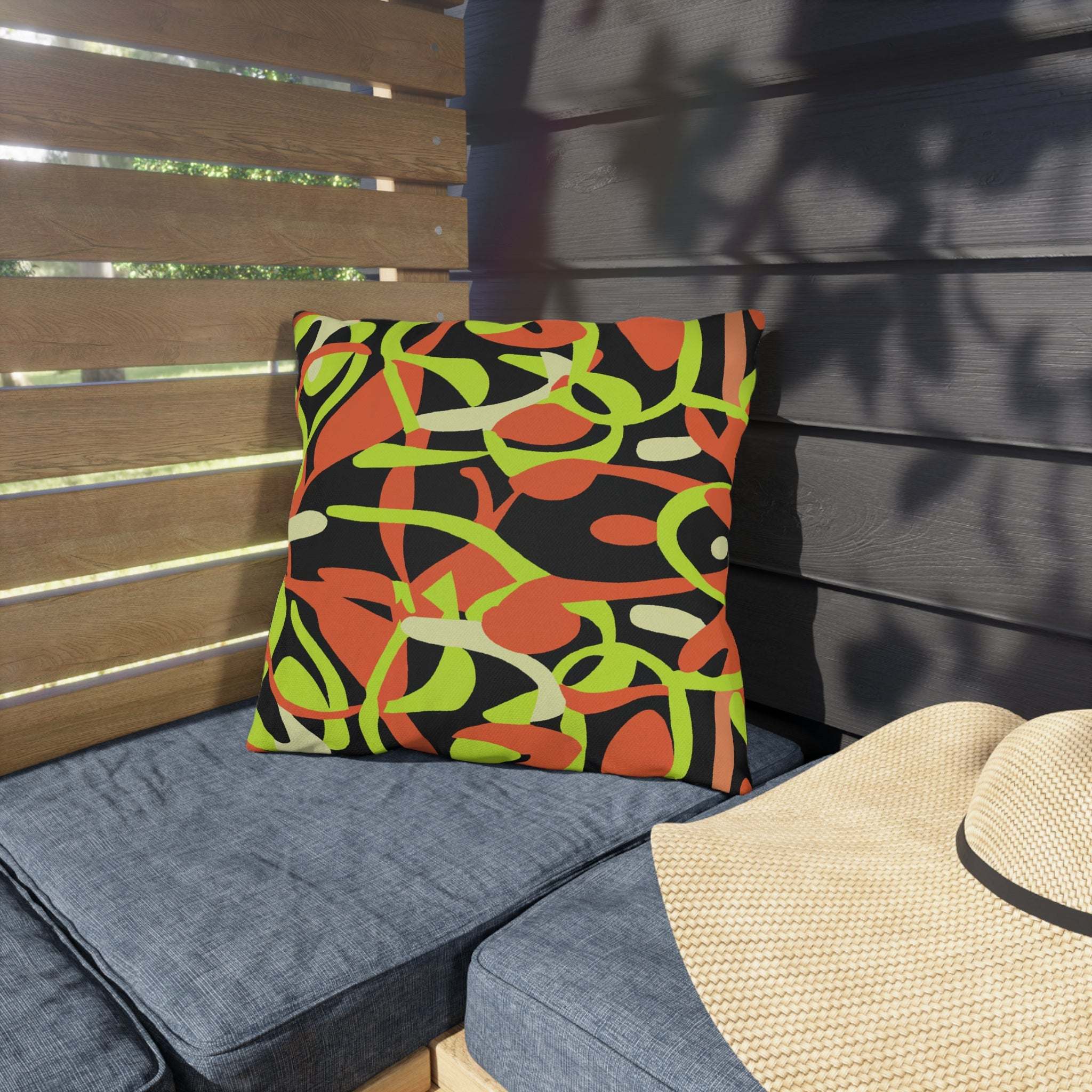 Afrikushion Oasis – Vibrant African-Inspired Outdoor Pillow-Afroadorn 